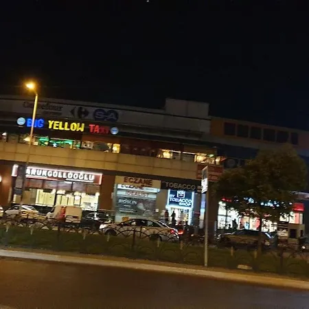 Metro House In Site, Next To The Shopping Mall Sarigazi