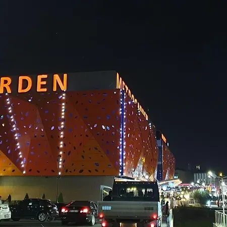Metro House In Site, Next To The Shopping Mall Sarigazi