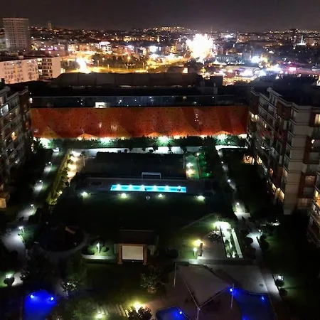 Daire Metro House In Site, Next To The Shopping Mall Sarigazi