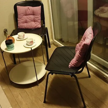 Metro House In Site, Next To The Shopping Mall Daire Sarigazi