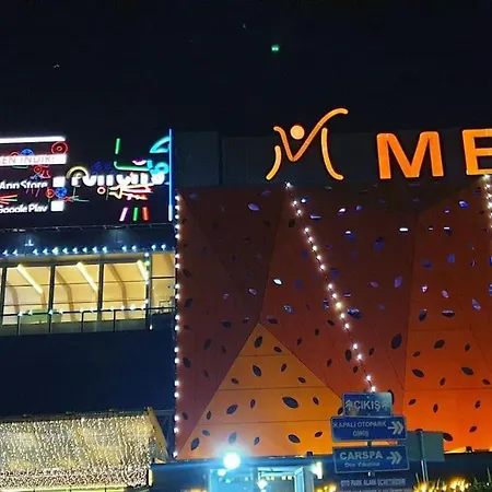 Metro House In Site, Next To The Shopping Mall Daire *